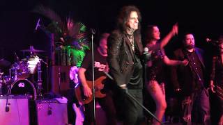 Alice Cooper Band Perform Schools Out at NYE 2019 Show in Wailea Maui