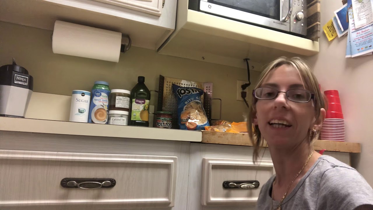 Cleaning Vlog 🧽🧼 Cleaning Kitchen Cabinets!!! Part 4 - YouTube