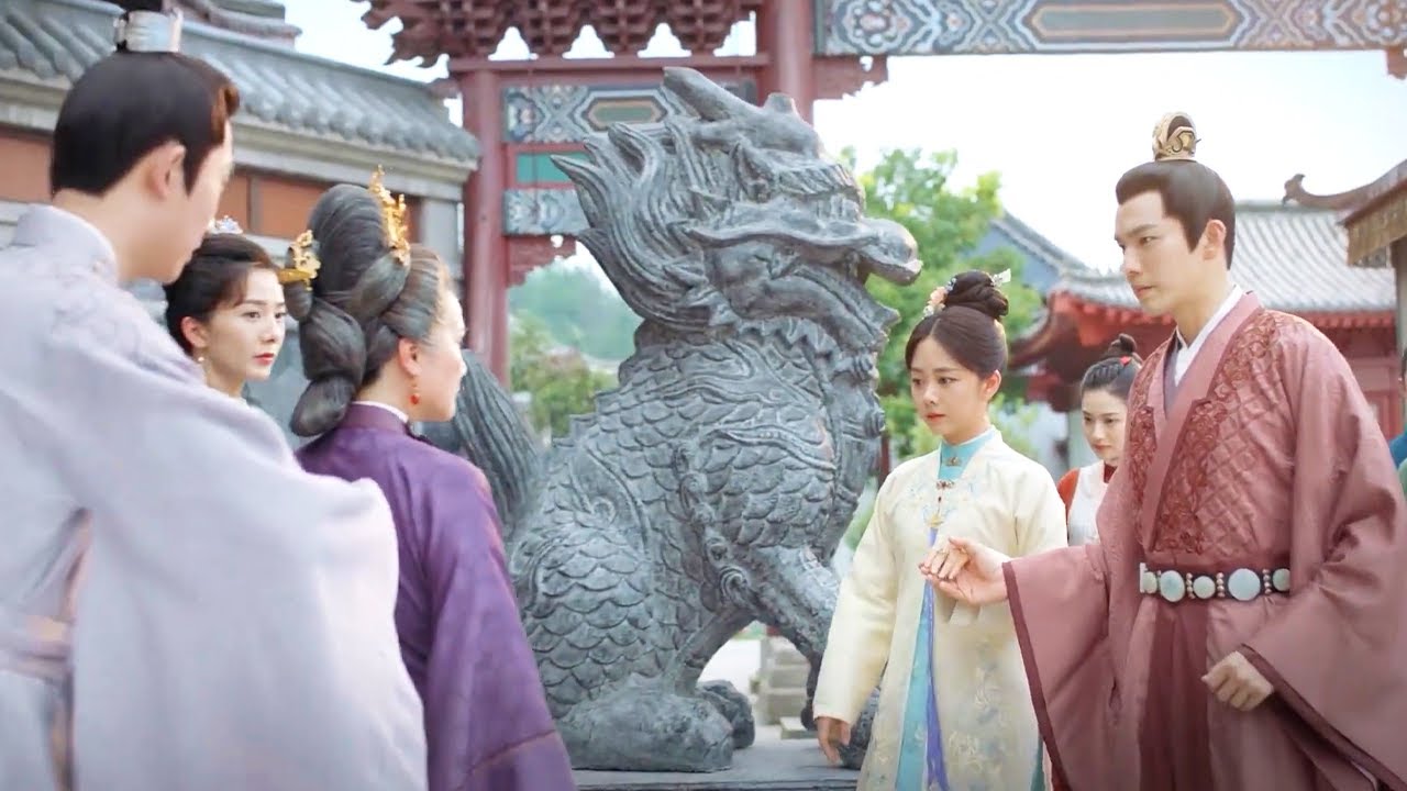 侯爷带娇妻回家被母亲阻止，侯爷强势护妻，娇妻感动哭了！⭐锦心似玉 The Sword and The Brocade