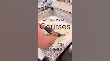 Roman pizza, also known as "pizza alla Romana," It has a thin and crispy crust 😋 #dough #class