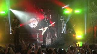 Theory Of A Dead Man Performs "Lowlife"