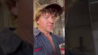 Massive frame buckle #dieselmechanic #truckmechanic #freightliner #framework