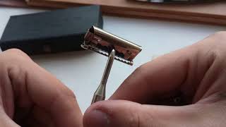 : -  Enders Dollar (Safety) Razor 1910-1920 | 