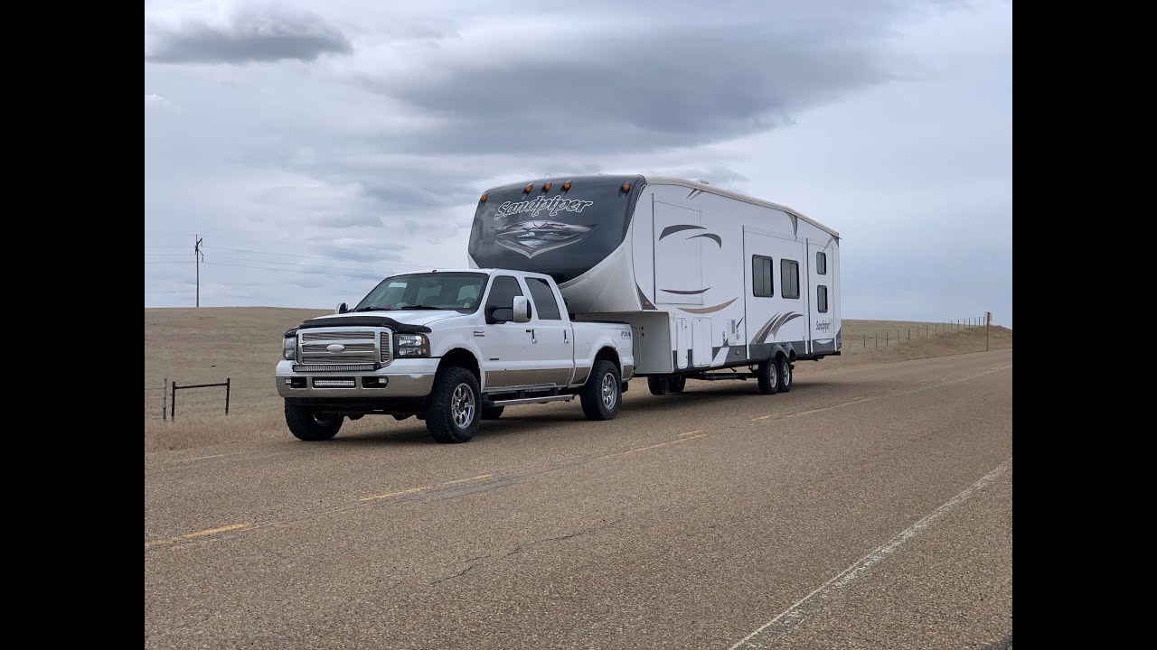 6.0 Powerstroke With 5" Straight Pipe Towing a Trailer