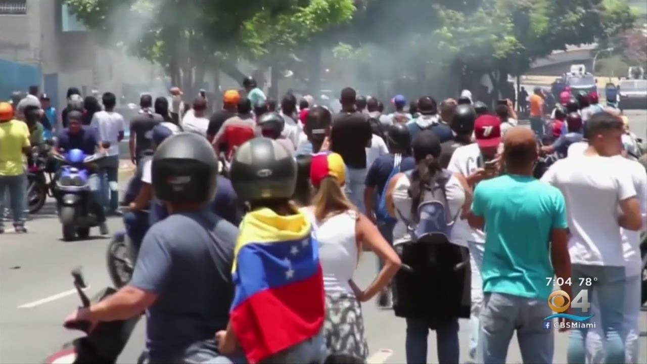 Download Venezuelan Unrest Continues On Second Day Of Demonstrations Against President Nicolás Maduro
