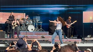 SIGRID - Don’t Kill My Vibe/Burning Bridges (Live Performance)