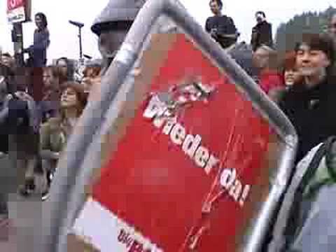 Update Gemüseschlacht an der Oberbaumbruecke 2005
