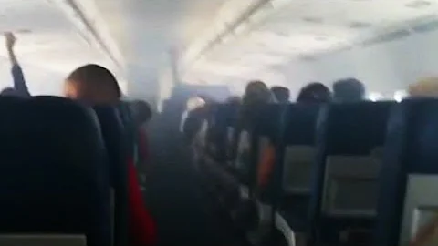 Flight diverted after smoke fills plane cabin - DayDayNews