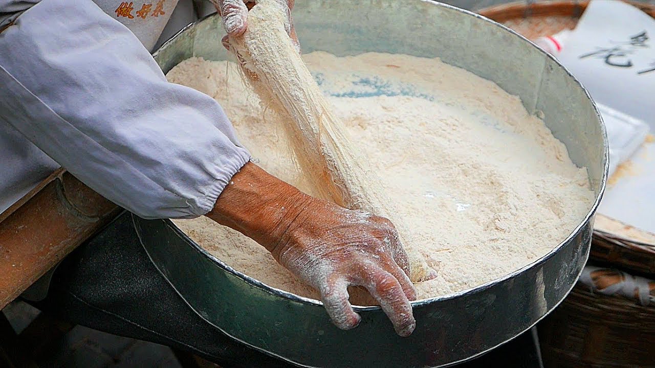 Chinese Street Food - ONE THOUSAND STRINGS CANDY | Travel Thirsty