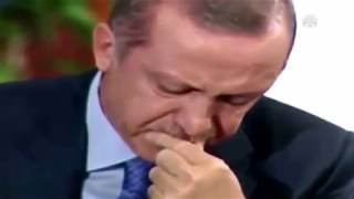 رجب طيب اردوغان يبكي لنشيد أخي انت حر وراء السدود