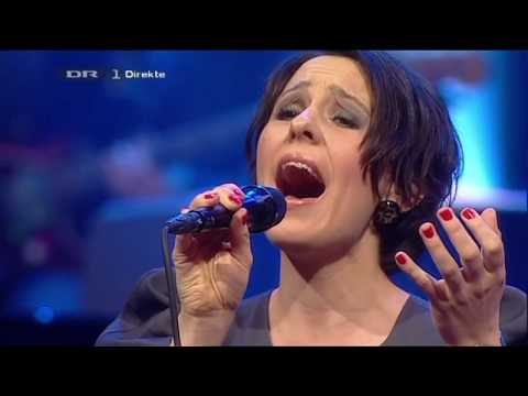 Julie Maria - "Pagten" Title Song "Uden Hinanden" - DR Julehilsner til Grønland