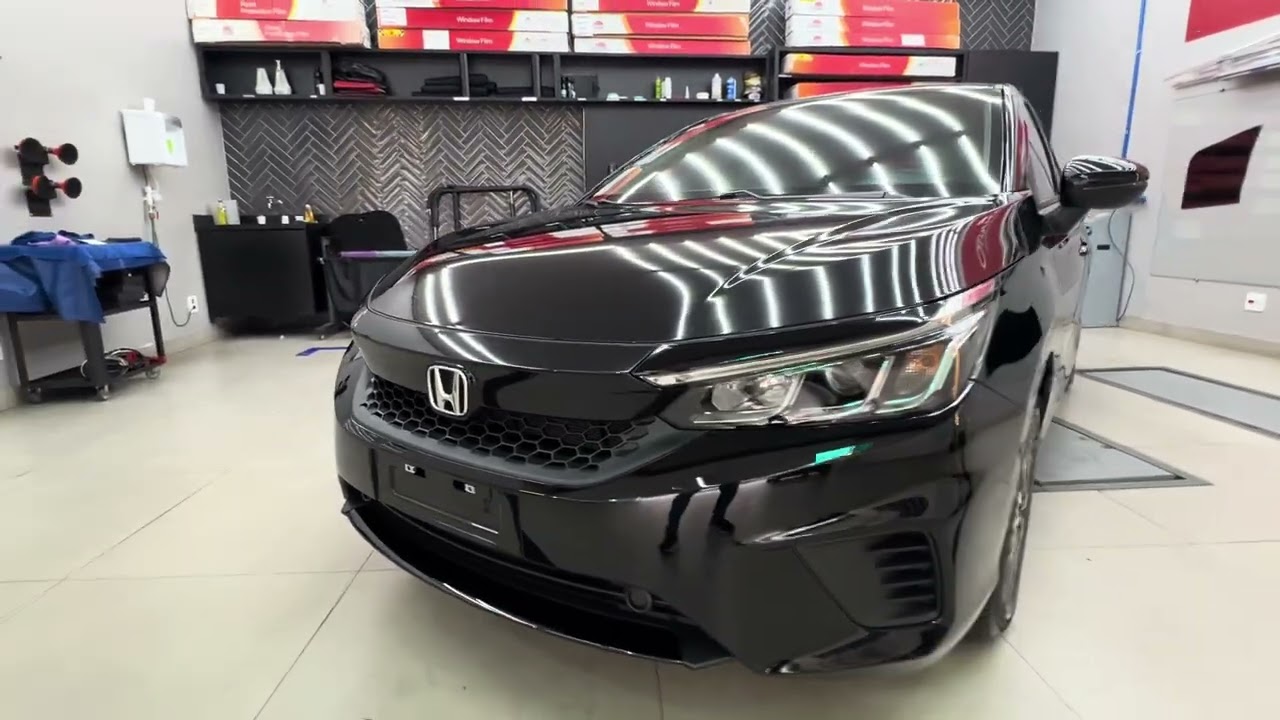 Honda City 2025 - Revestimento Grade Black Piano + Pelicula Segurança e Sensor traseiro