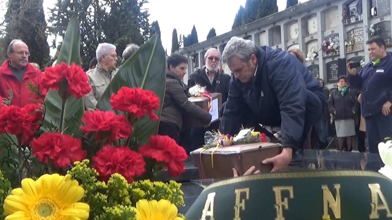 Inhumación de los restos de 12 víctimas del 36 memorial park