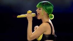 Katy Perry - Walking On Air (Live at The Prismatic World Tour)  - Durasi: 3:55. 