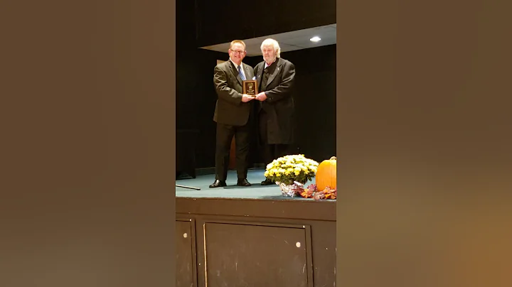 Randy Simpson being inducted into the PSGMA Hall o...