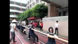 雨中拔河 飾三忠 v.s 餐三孝 女生組