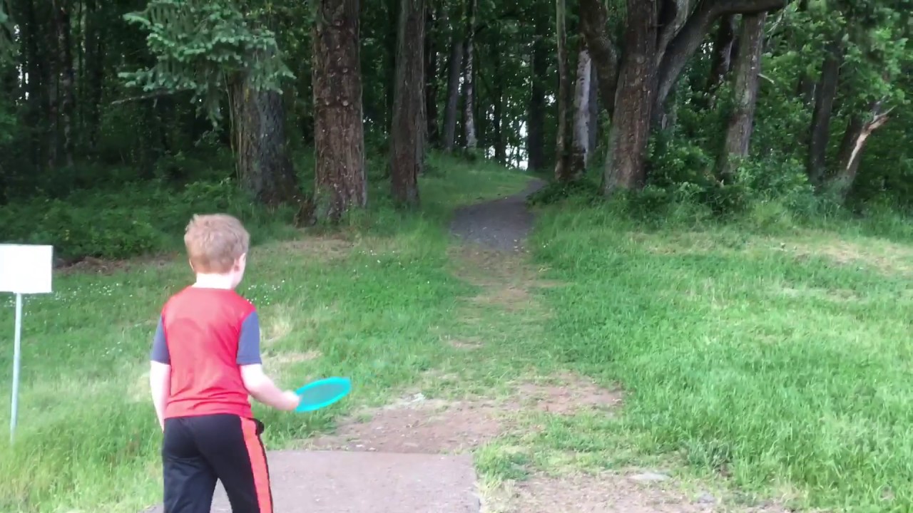Jude 6yrs Old Playing Some Disc Golf At Cottage Grove Disc Golf Course 