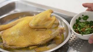 Steamed chicken with garlic sauce