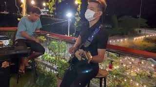 Lagi syantik Hoà tấu Band Núi Rừng.