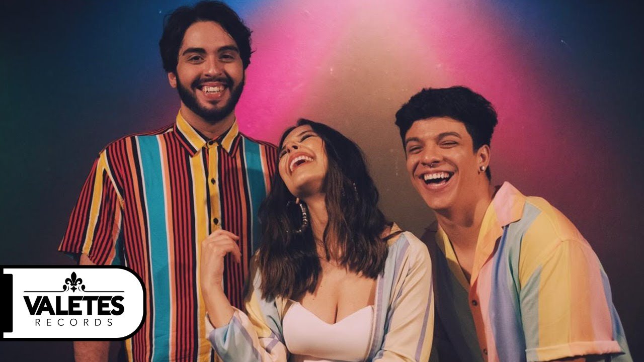 Ingênuo - Gabriel Nandes, Renato Enoch, Luciana Pires (Videoclipe Oficial) auf YouTube ansehen Ingênuo - Gabriel Nandes, Renato Enoch, Luciana Pires (Videoclipe Oficial) auf YouTube ansehen