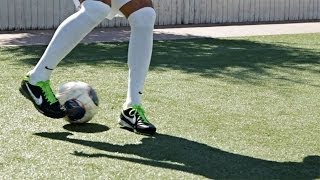 How to Do a Cruyff Turn | Soccer Skills screenshot 5