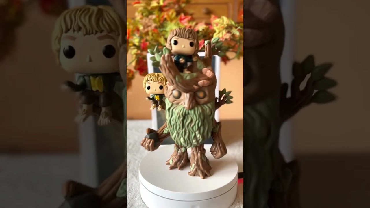 Lord Of The Rings The Treebeard With Merry And Pippin Super 7-Inch