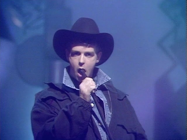 Pet Shop Boys - Suburbia on Top Of The Pops 16/10/1986