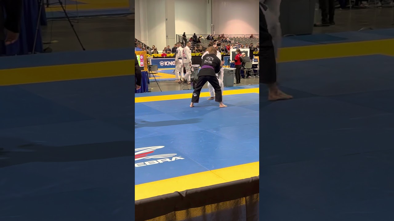 2021 IBJJF Master Worlds - Master 3 Purple Belt Heavy - First Round - Win by collar choke