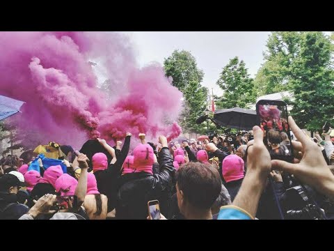 Video Biennale, protesta di Pussy Riot e Femen contro il padiglione russo