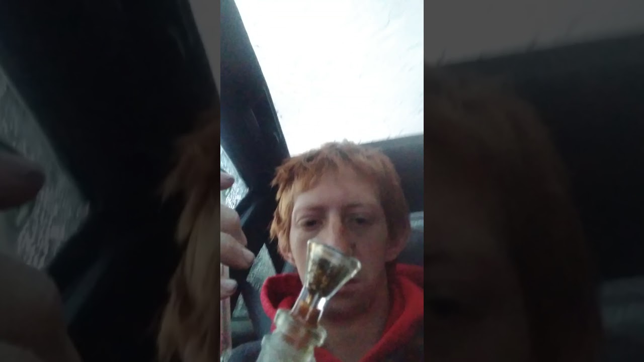 smoking tobacco with water pipe