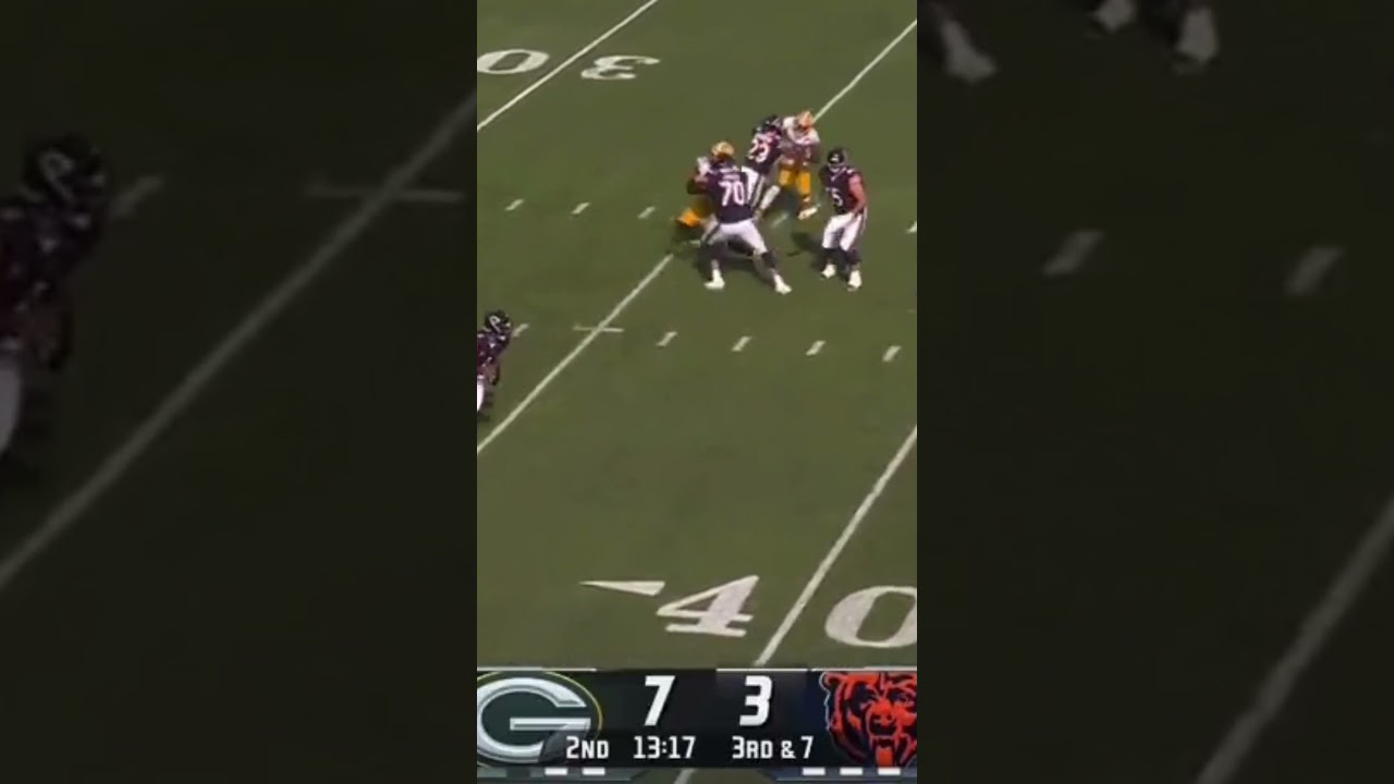 Roschon Johnson Mauling Green Bay Defender 💪🏿 