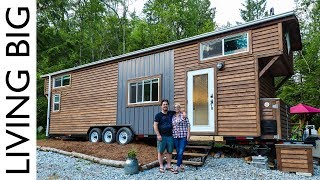 Tiny House Gives Financial Freedom In Expensive City screenshot 5