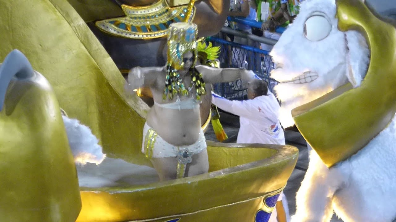 Carnaval 2015: Sambódromo, Rio, Feb 16th, União da Ilha, Fat Man!