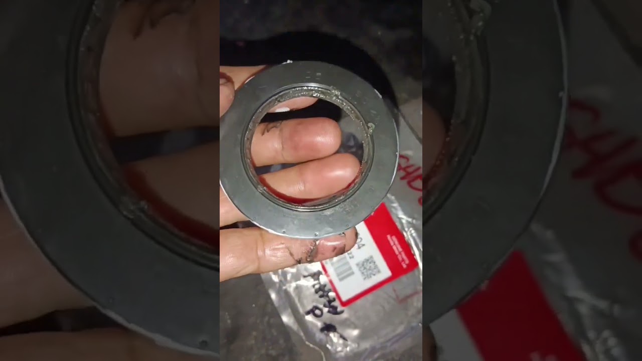 Honda Odyssey!pull down Automatic Transmission!How to Replace Rear Crankshaft Oil seal?