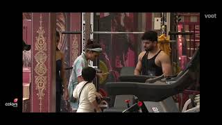 Priyanka gets workout tips #biggboss