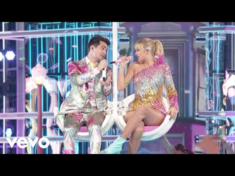 Taylor Swift & Brendon Urie Perform “Me!”