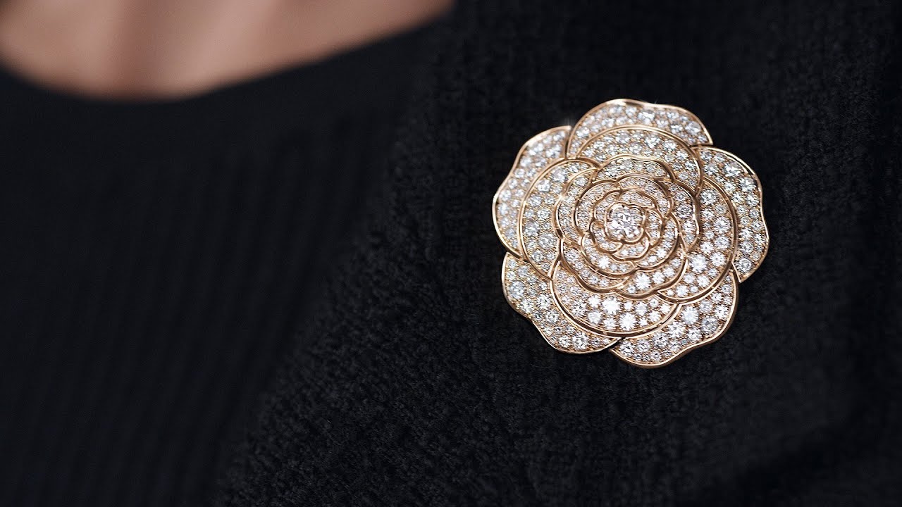 Rouge Tentation Ring and Brooch from the 1.5 – 1 CAMÉLIA, 5 ALLURES  Collection – CHANEL High Jewelry 