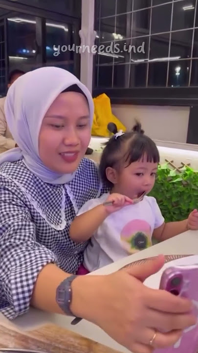 NAGITA GIVES NCUS AYU A NEW IPHONE TO CLEAR LILY VIDEOS #yourneedsind #raffinagita1717