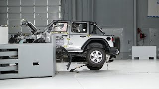 2019 Jeep Wrangler 4-door driver-side small overlap IIHS crash test