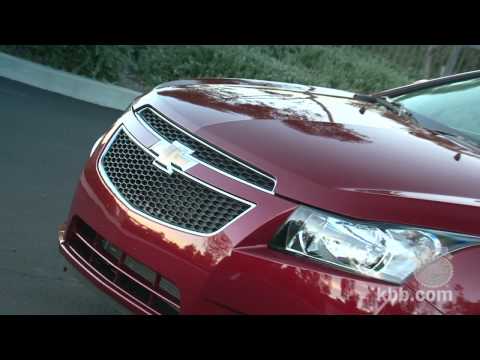 Chevrolet Cruze Video Review - Kelley Blue Book