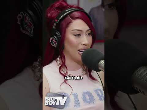 Video: Siapakah kali uchis dating?