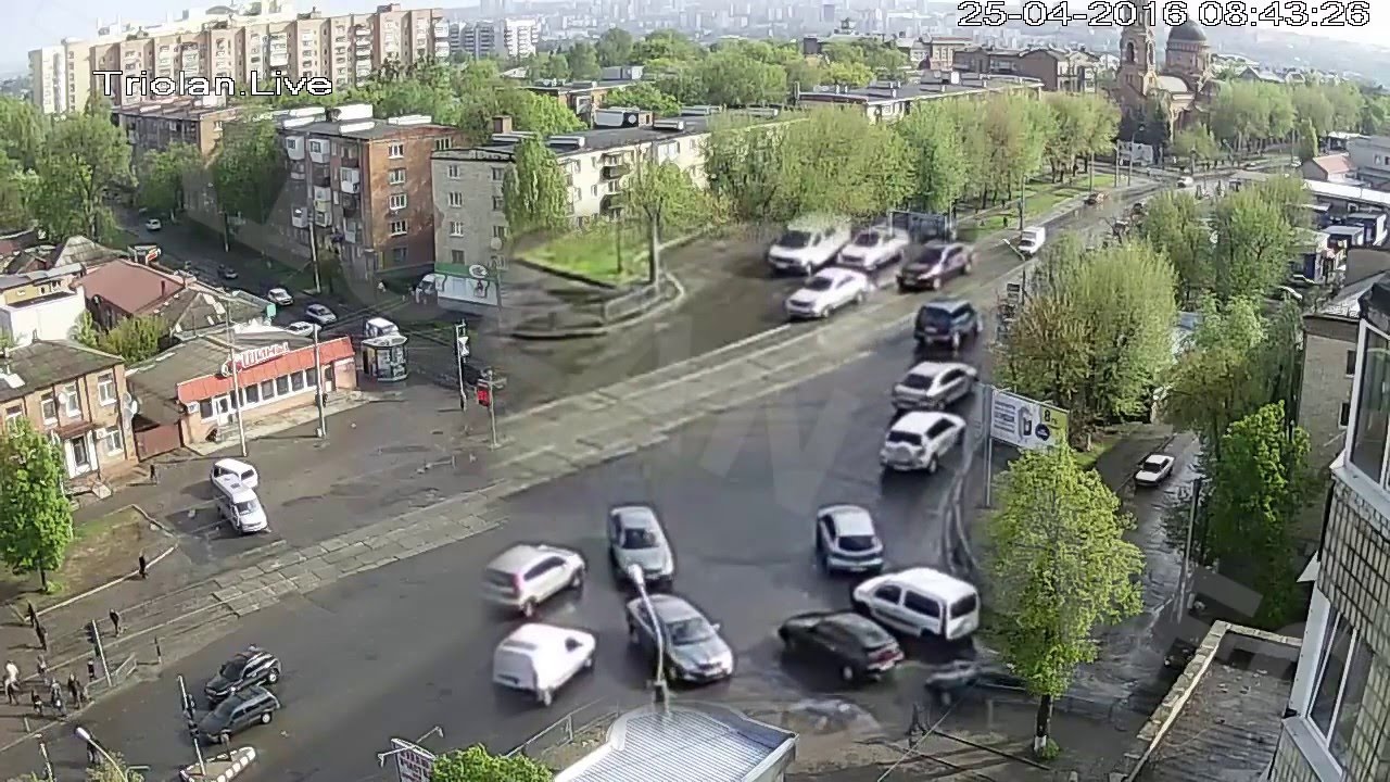 Авария в Харькове ДТП на перекрестке улица Полтавский Шлях улица Дмитрия Клапцова 25 04 2016 Авария в Харькове ДТП на перекрестке улица Полтавский Шлях улица Дмитрия Клапцова 25 04 2016