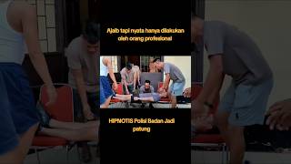 Momen Hipnotis Polisi Jadi Patung