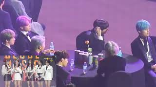 방탄소년단 BTS reaction to eunha speech SMA 2019