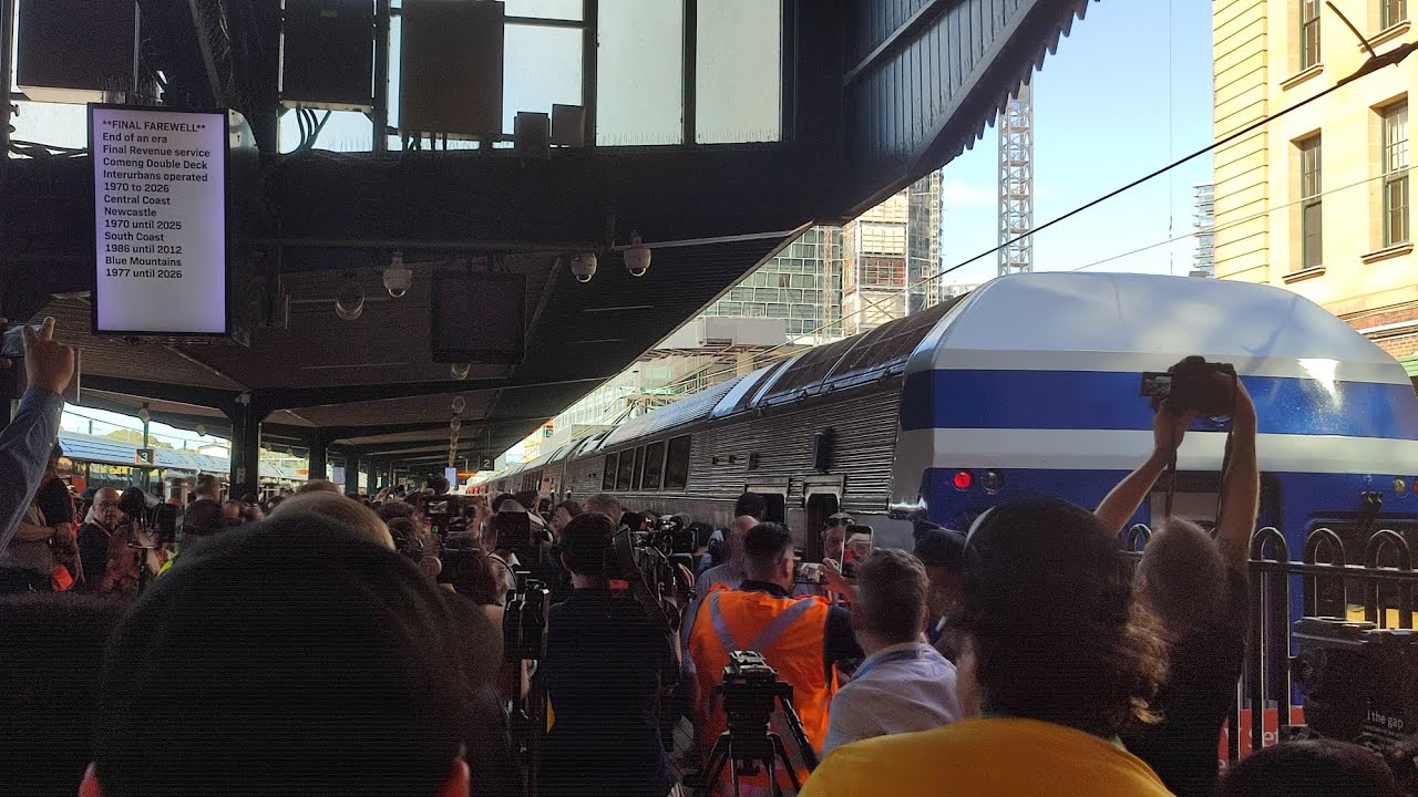 Going to see the last V set at Platform 2 Central