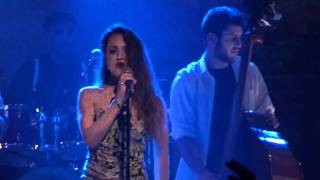 The Speakeasies' Swing Band! - Tu vuò fà l'americano (Live at Block 33, 28/12/2010)