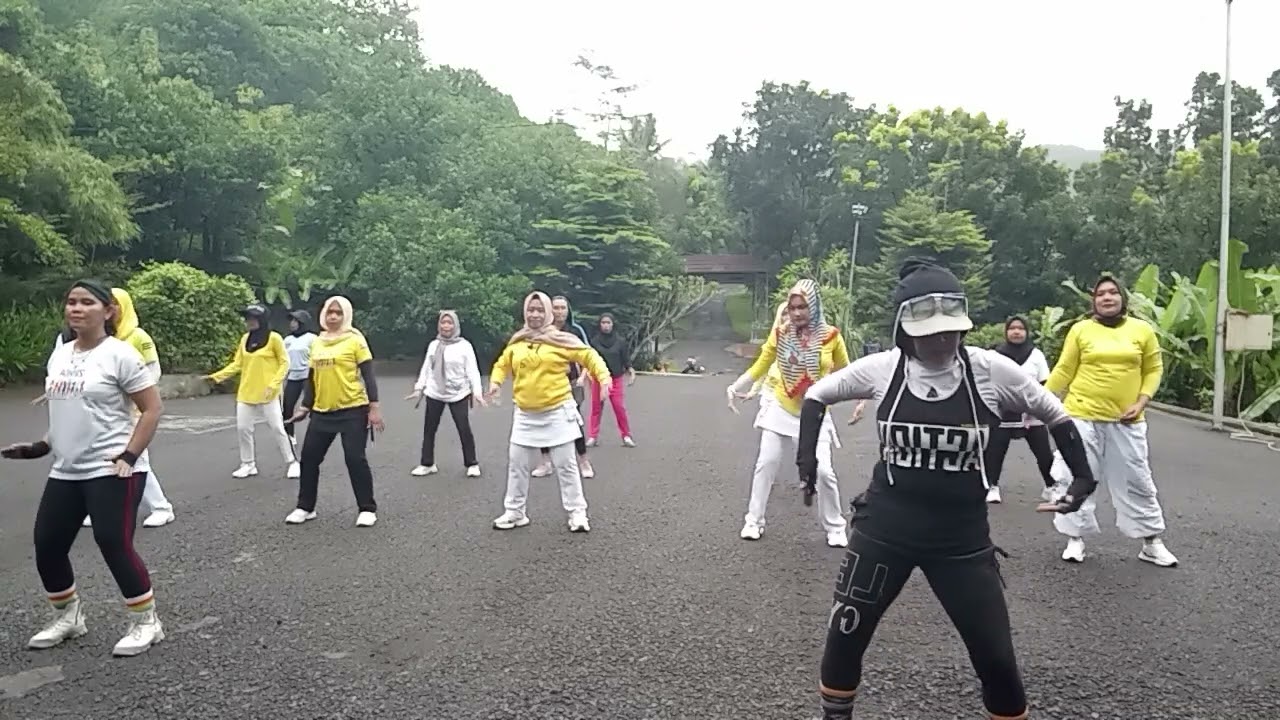 Senam kreasi rarera rera versi Niko squad well ✌️