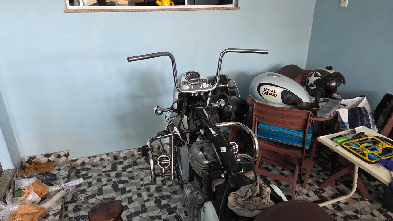 ROYAL ENFIELD CLASSIC 350 TROCA GUIDOM COM MACETES E ACESSÓRIOS