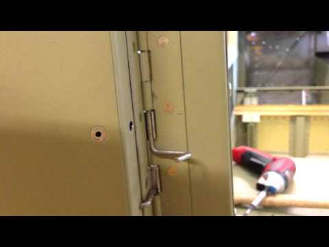 RV10 Baggage Door Hinge Modification