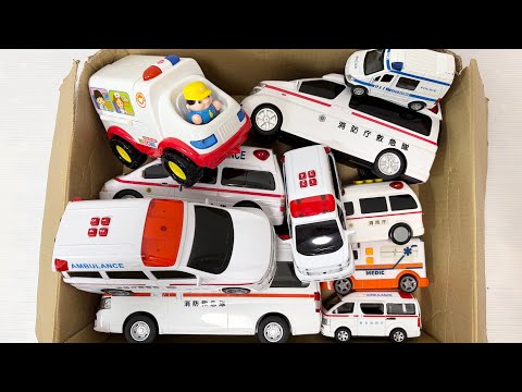 救急車のおもちゃの箱を開封！車両をチェックしてスロープを走らせて遊びます！